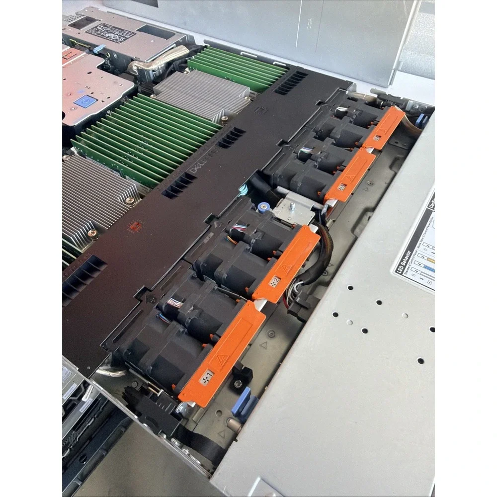 DELL R6525 Server With 30 Pcs Of 16gb Pc4 RAM And 2x 7262 CPU. No HD